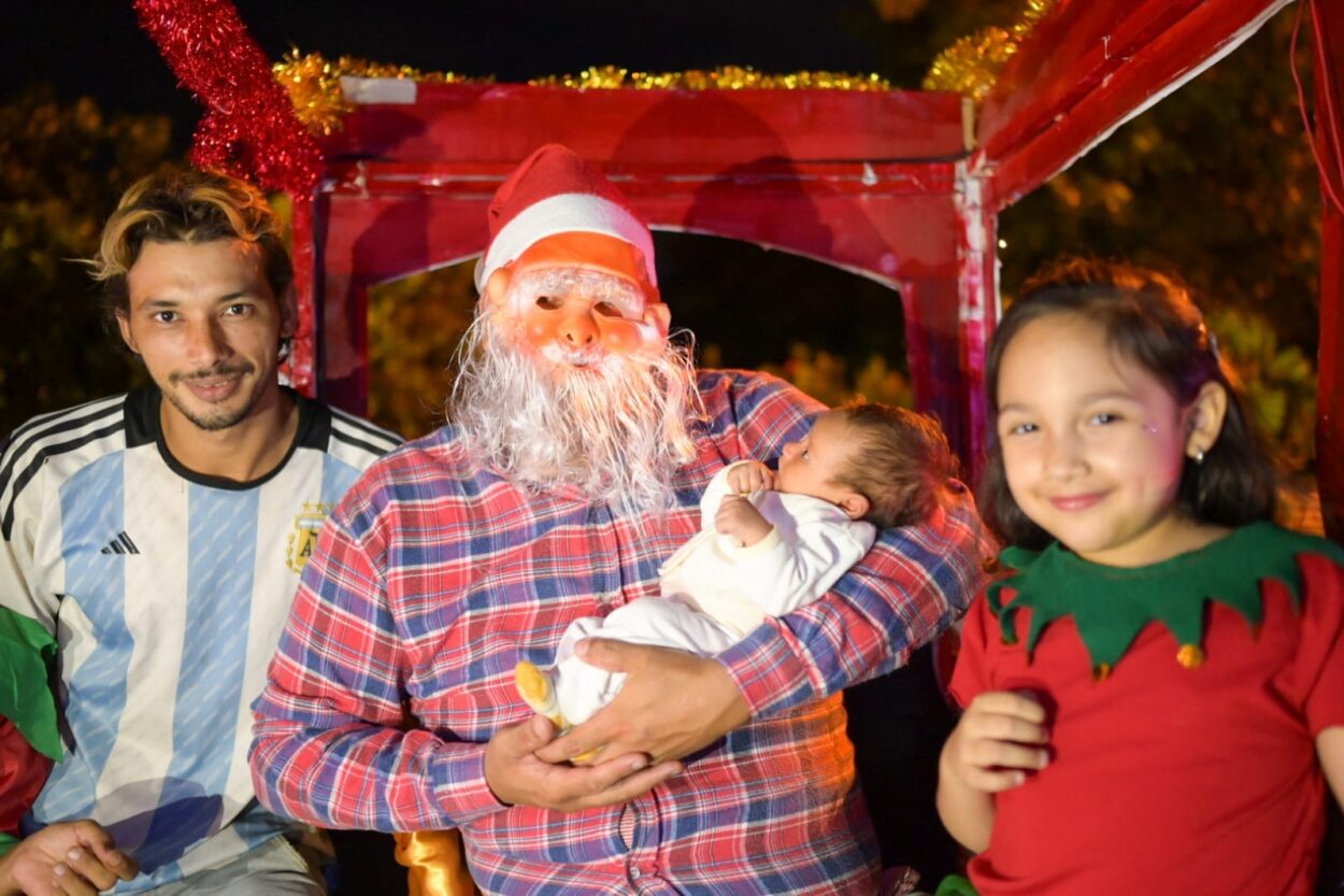 La magia de la Navidad llegó con el Express Noel al barrio El Porvenir II imagen-6