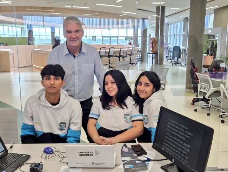 "Campus del Futuro": Estudiantes y docentes se capacitaron en saberes emergentes y educación digital imagen-42