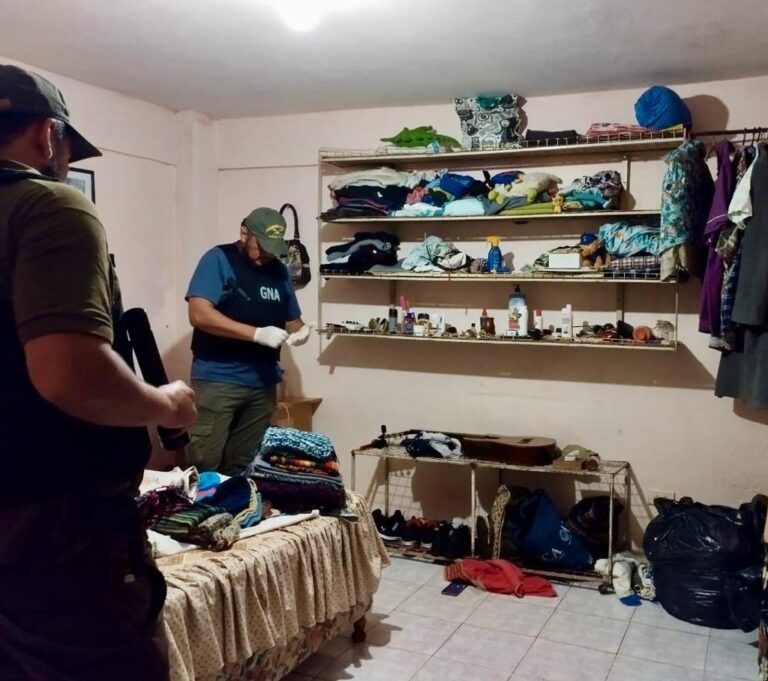 Gendarmería allanó un inmueble y detuvo a dos ciudadanos que comercializaban cannabis sativa en Posadas imagen-16