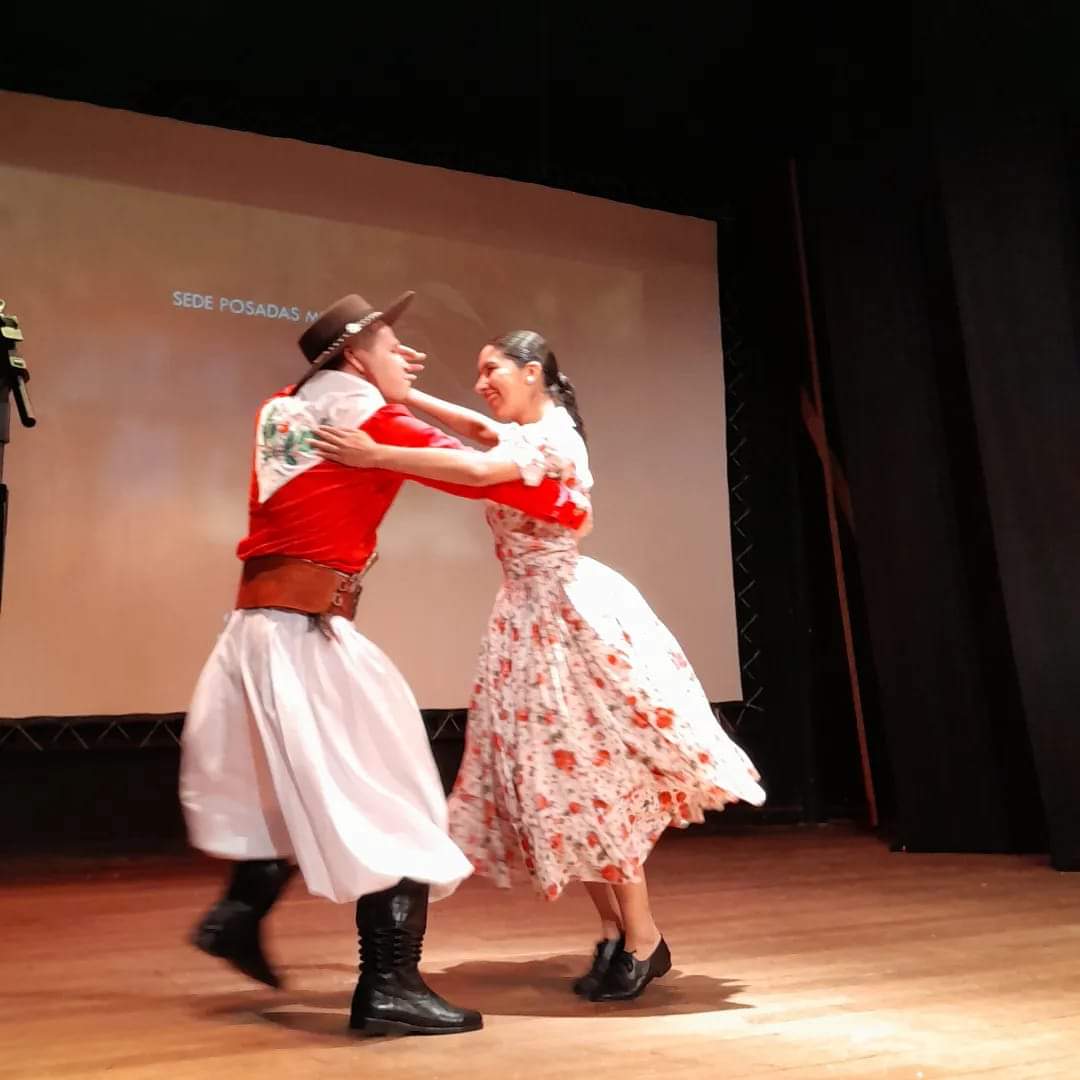 Misioneros participan de la Gran Final de la Pre Fiesta Nacional del Chamamé en Corrientes imagen-2