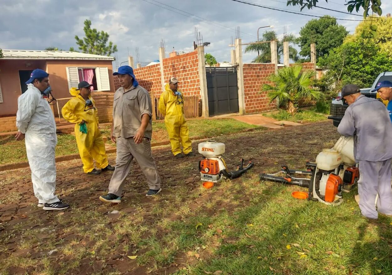 Contra el Dengue: "casa por casa" intensifican los operativos de control focal en los barrios posadeños imagen-14