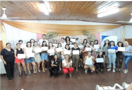 Entregan certificados a quienes realizaron el curso de Lengua de Señas Argentina y Cultura Sorda nivel básico imagen-10