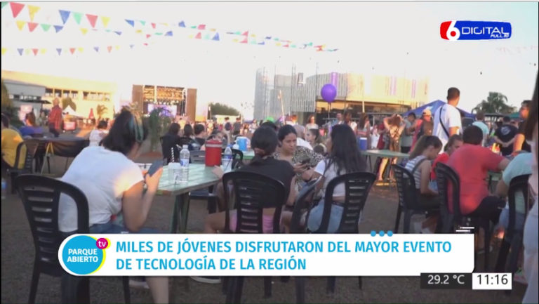 Makerland: Miles de jóvenes se sumaron y disfrutaron del mayor evento de tecnología del NEA imagen-29