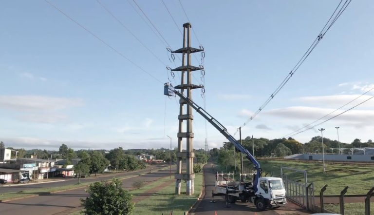 Trabajos de optimización línea 132 KV de Posadas garantizan el suministro de cara al verano, destacan imagen-48