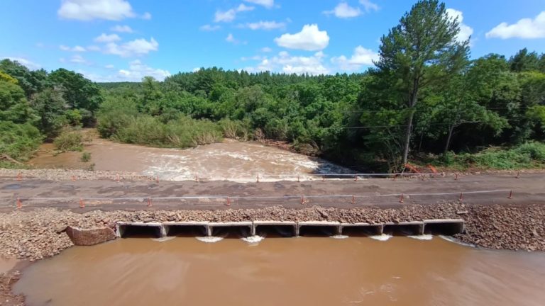 Jardín América: habilitan circulación de vehículos por el puente sobre el arroyo Tabay, en la ruta provincial 7 imagen-46