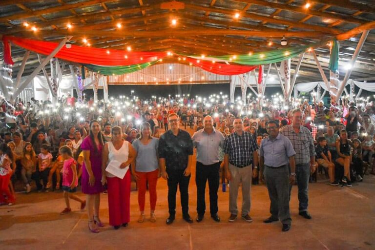 Colonia Aurora recibió alrededor de un centenar de familias en la Fiesta de la Navidad  imagen-34