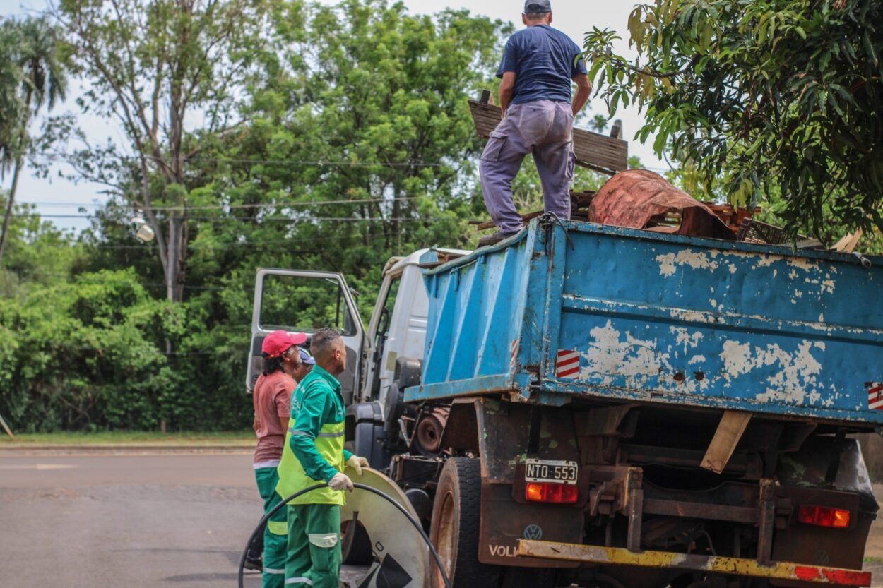 Intensifican trabajos de prevención contra el Dengue en los barrios de la ciudad imagen-6