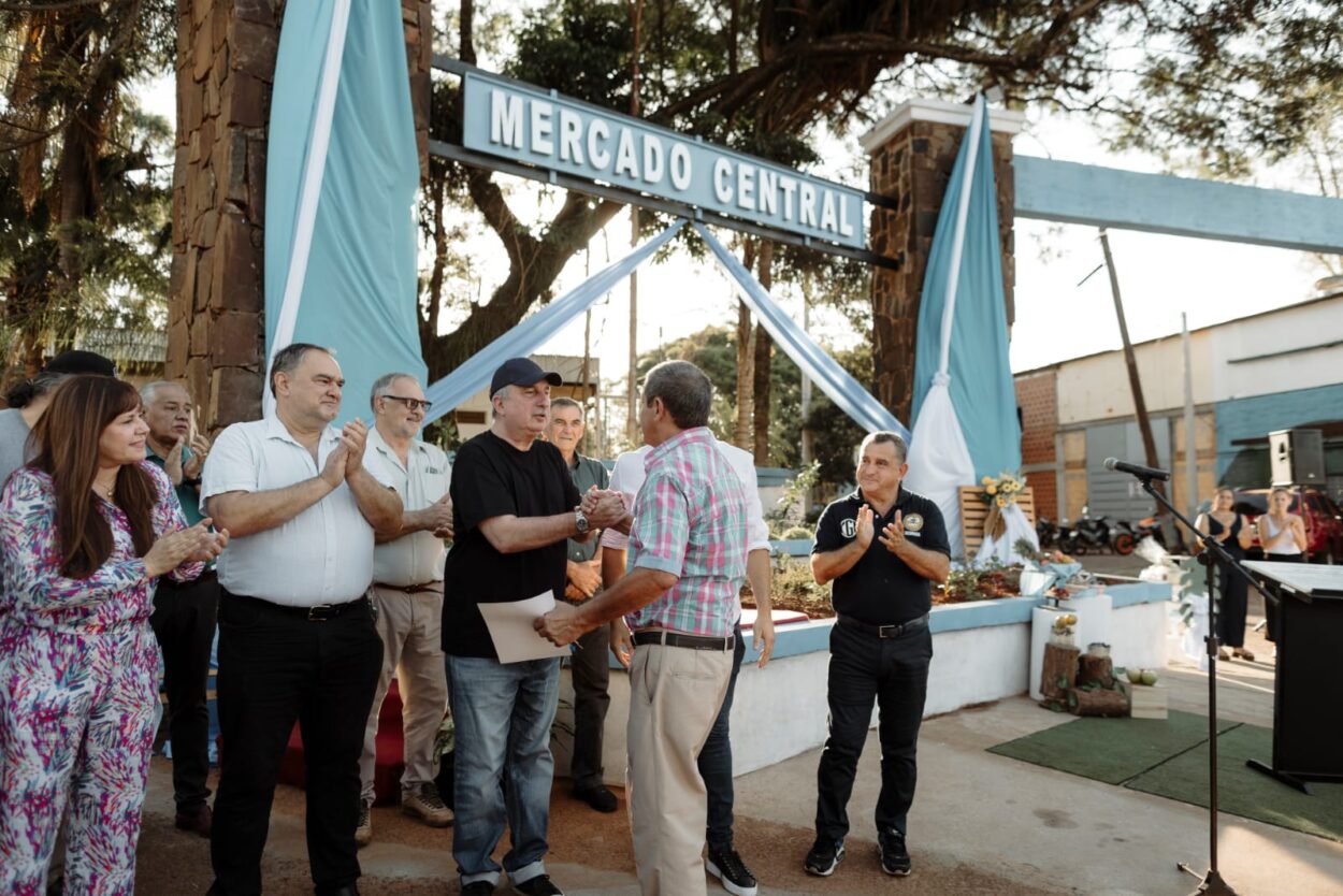 Passalacqua reconoció la trayectoria del Mercado Central en su 40mo aniversario imagen-4