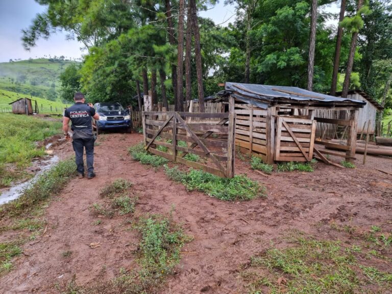 La Policía detuvo a tres hombres por un presunto homicidio en Montecarlo, entre ellos el hijo del fallecido imagen-41