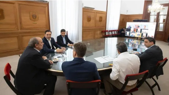 Antes de la cumbre con Milei, gobernadores tuvieron un encuentro presencial y virtual con el Ministro del Interior imagen-1