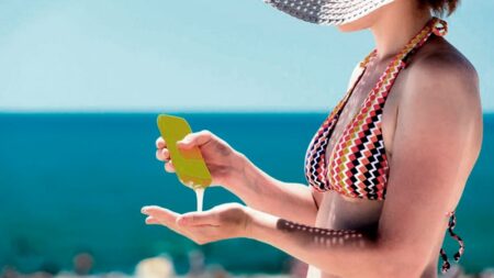 Cuidados esenciales de la piel: correcto uso de protector solar, lentes de sol y sombra imagen-2