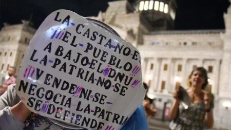 La Justicia dio curso al amparo de 500 Intendentes contra el DNU de Milei La Justicia dio curso al amparo de 500 Intendentes contra el DNU de Milei imagen-10