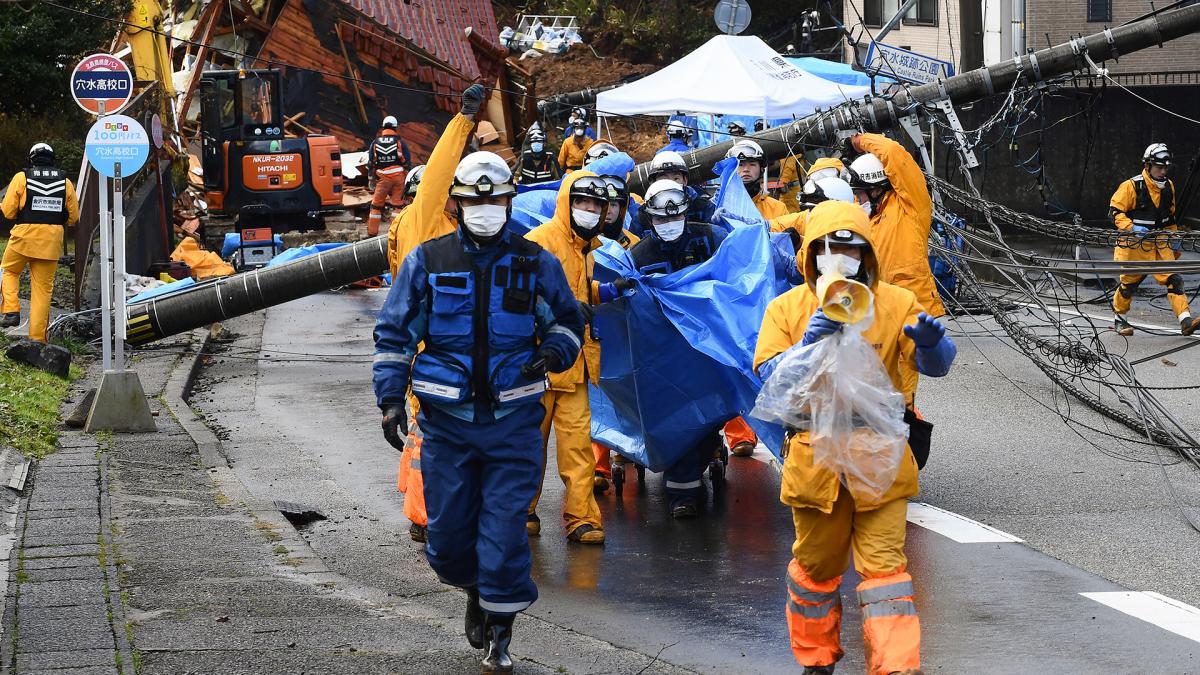 Japón: A cinco días del sismo, hallaron viva a una mujer de 90 años bajo los escombros imagen-1