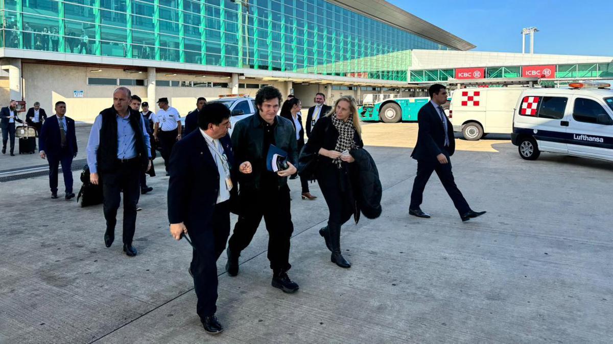Milei viajó a Davos para participar del Foro Económico Mundial y reunirse con autoridades del FMI imagen-1