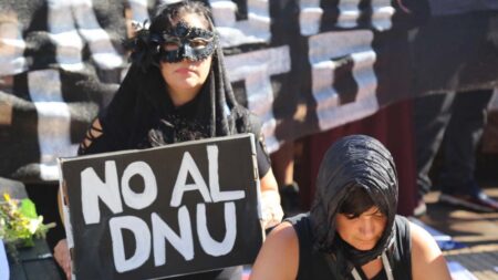 Así se vive el paro en el país «contra el ajuste brutal» de Milei y advierten que «se viene lo peor» Así se vive el paro en el país "contra el ajuste brutal" de Milei y advierten que "se viene lo peor" imagen-8