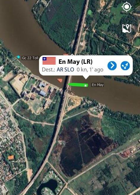 Sigue sin navegación el río Paraná por el choque de un buque cerealero en una de las columnas del puente Zárate-Brazo Largo imagen-4