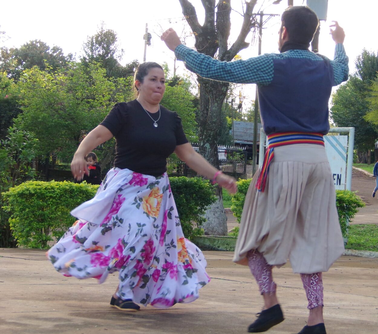 Jardín América: Ballet de folclore "Teko Porá" del Área Cultura del Movimiento Evita, en la Fiesta Provincial del Turista imagen-18