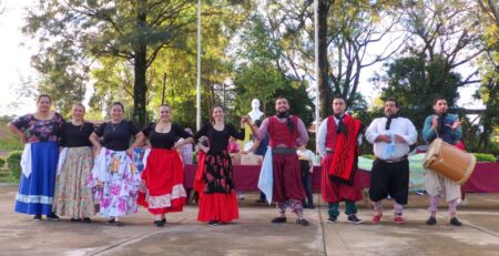 Jardín América: Ballet de folclore "Teko Porá" del Área Cultura del Movimiento Evita, en la Fiesta Provincial del Turista imagen-8