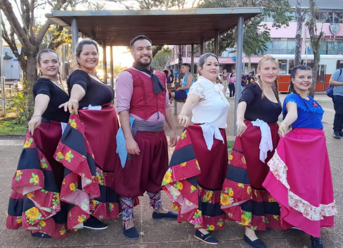 Jardín América: Ballet de folclore "Teko Porá" del Área Cultura del Movimiento Evita, en la Fiesta Provincial del Turista imagen-12