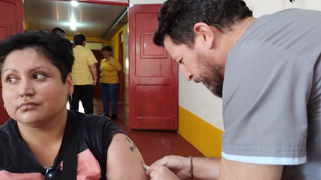 Dengue: Comenzó la campaña de vacunación en San Vicente imagen-1