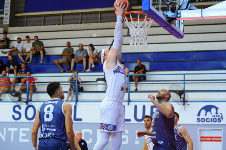 Básquet: victoria de OTC ante Independiente de Oliva Básquet: victoria de OTC ante Independiente de Oliva imagen-2