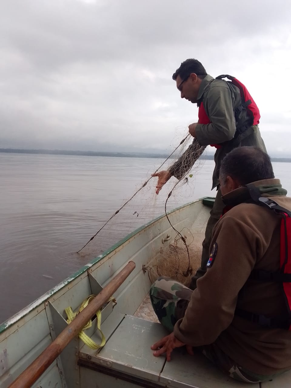 Veda de pesca: decomisan espinel y redes de distintas medidas en arroyos de la provincia imagen-2