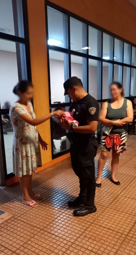 Los Helechos: policía logró reanimar a una beba de dos meses de vida imagen-4