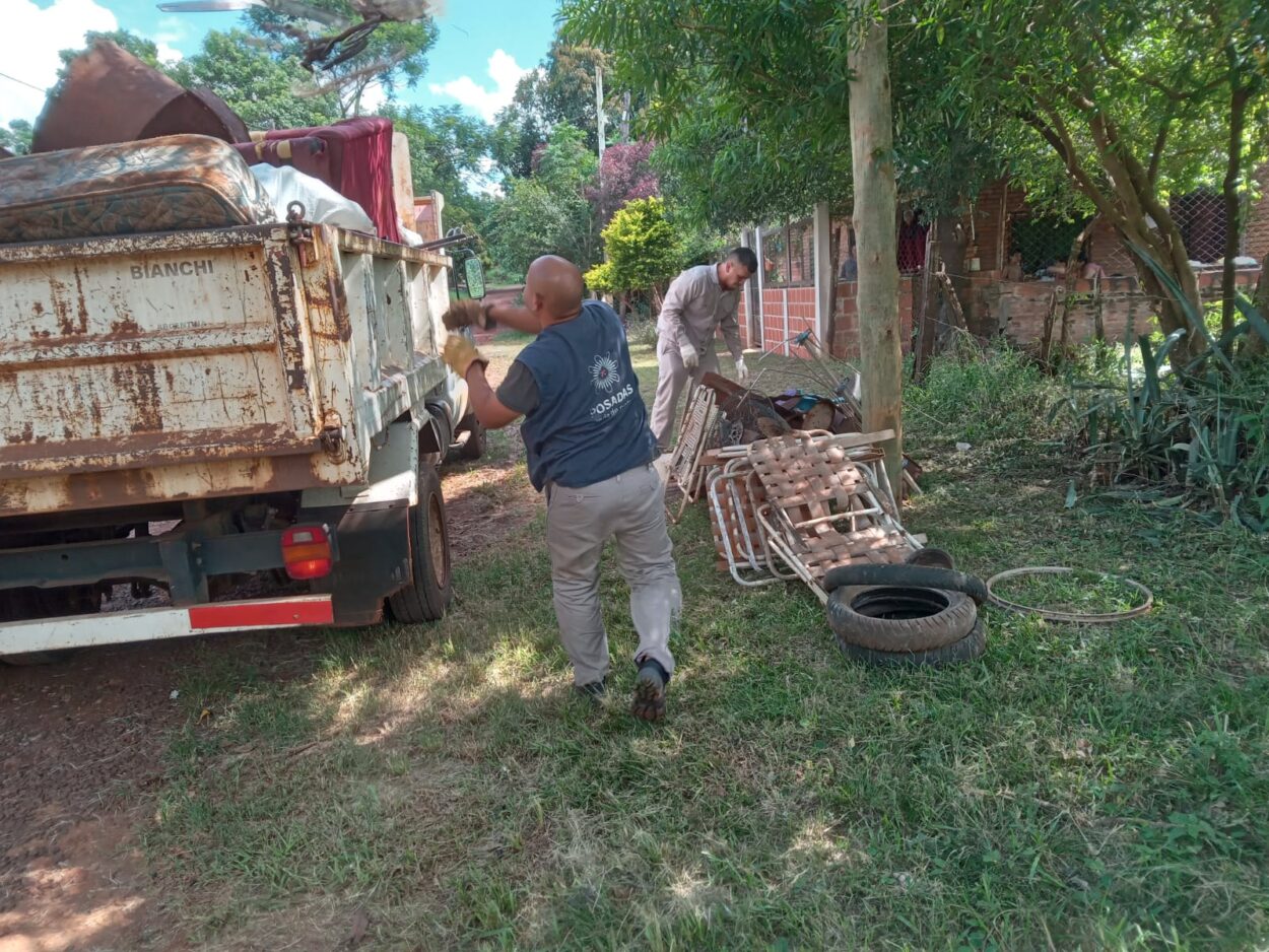 Operativos contra el Dengue continúan realizándose en barrios posadeños imagen-2