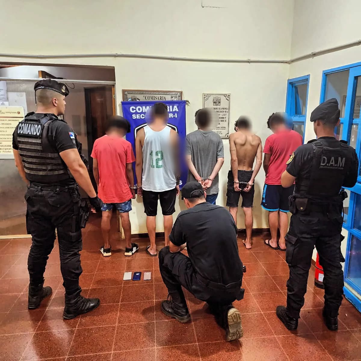 Operativo nocturno en Posadas: Seis personas detenidas por tentativas de robos en la ciudad imagen-1
