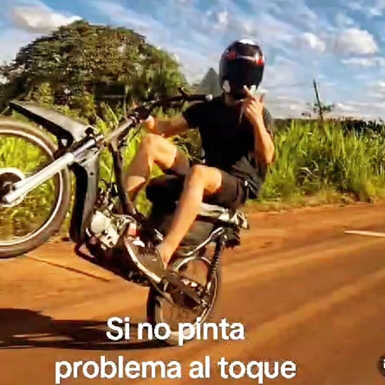 La Policía detectó por redes a dos motociclistas imprudentes y los detuvo: ponían en riesgo su vida y la de terceros imagen-43