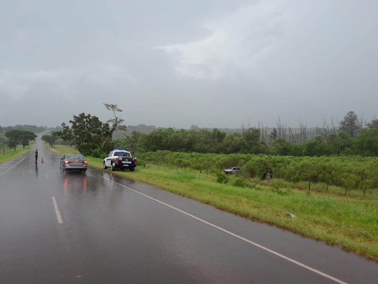 Despiste vehicular sobre la Ruta Provincial N° 1, cerca de San José imagen-1