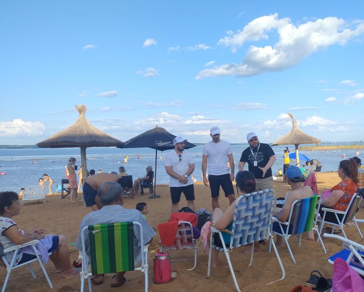“El Concejo en Verano” sigue con la promoción de normativas en las playas imagen-1