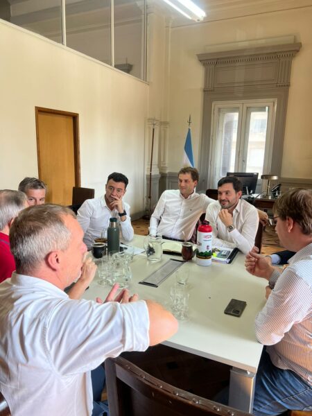Frente a los posibles cambios en el Inym, diputados radicales se reunieron con representantes del sector yerbatero Frente a los posibles cambios en el Inym, diputados radicales se reunieron con representantes del sector yerbatero imagen-9
