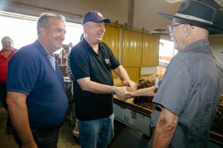En el primer día de acopio de tabaco, Passalacqua visitó la Cooperativa Tabacalera de Misiones tras el acuerdo histórico con el sector imagen-6