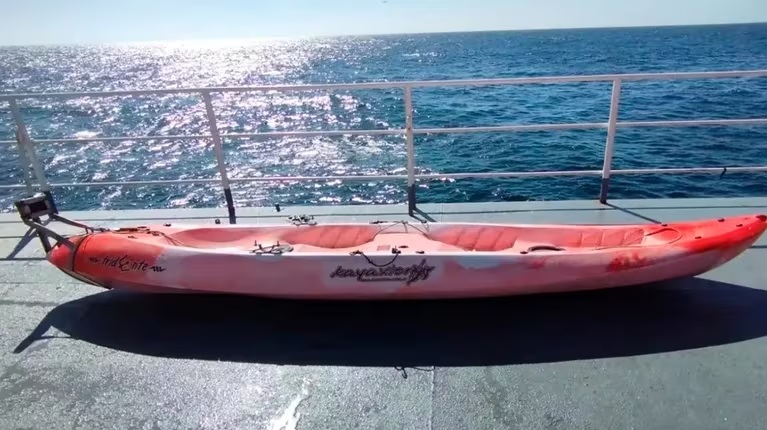 Hallaron el kayak de los pescadores misioneros desaparecidos en Pinamar imagen-4