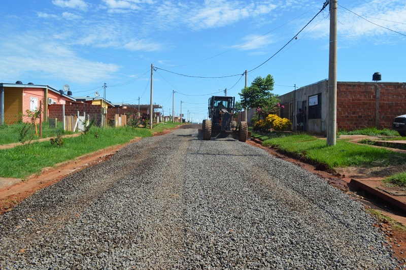 Ejecutan obras de mejoras en calles de Itaembé Guazú imagen-6