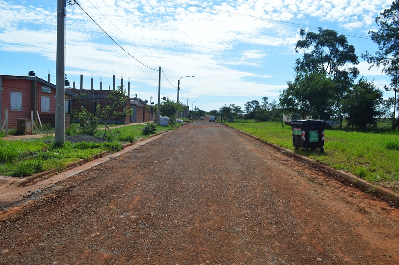 Ejecutan obras de mejoras en calles de Itaembé Guazú imagen-4