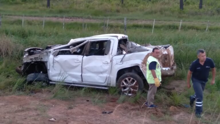 Corrientes: en un vuelco sobre la ruta 120 murió la secretaria del Intendente Valdés de Ituzaingó imagen-21