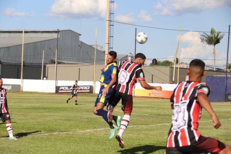 Fútbol: la revancha entre Defensores y Mitre será el domingo imagen-23