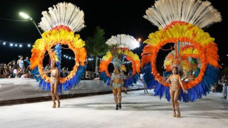 Ritmo, brillo y color en los Corsos apostoleños, en la apertura de los Carnavales Misioneros 2024 imagen-5