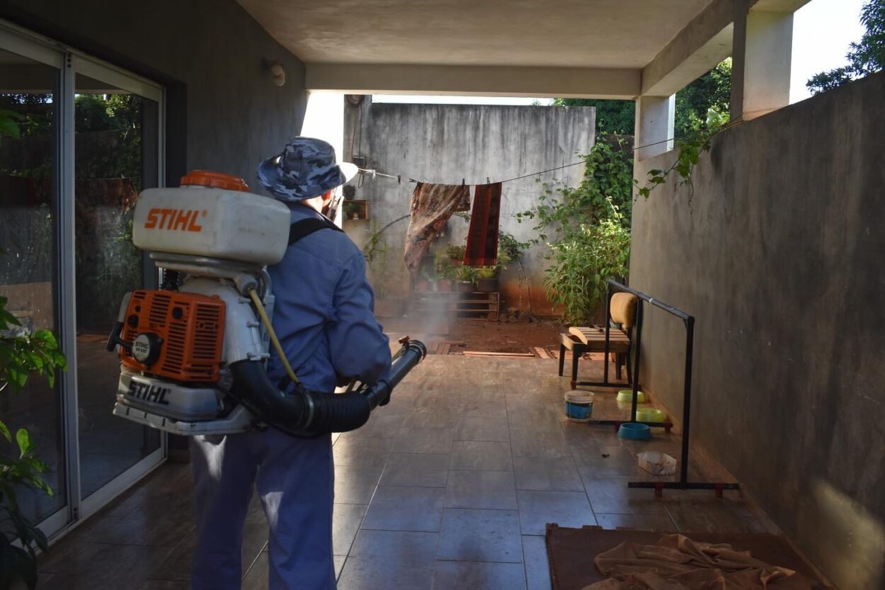 Intensifican operativos contra el Dengue en barrios posadeños imagen-1