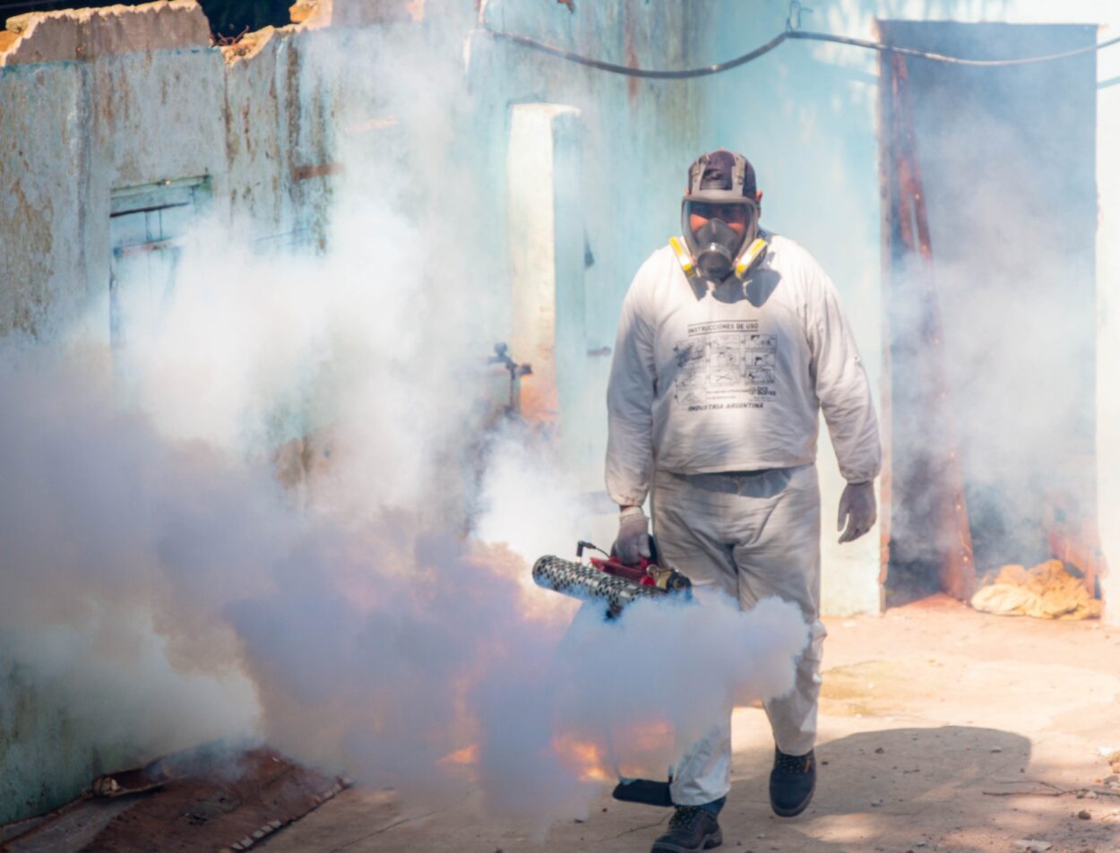 Continúan los operativos de prevención "casa por casa" contra el Dengue imagen-1