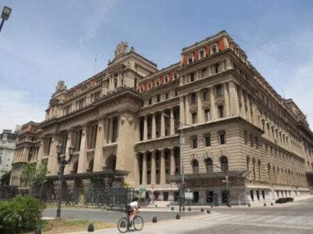 DNU: la Justicia declaró inválida la reforma laboral DNU: la Justicia declaró inválida la reforma laboral imagen-4