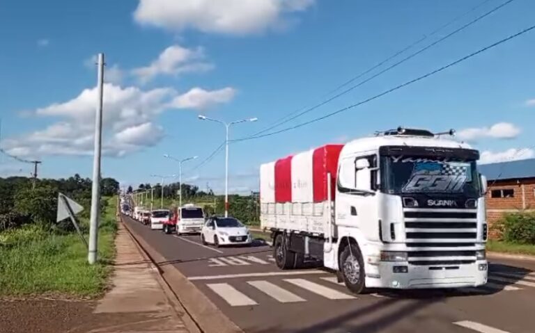 Más de 300 vehículos en el 3er "Camionazo" solidario de Garupá imagen-34