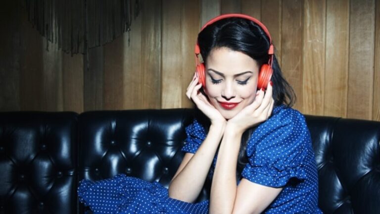 Docente e investigador argentino reveló que el 97% de la población accede a las redes sociales y más del 90% consume música  imagen-19