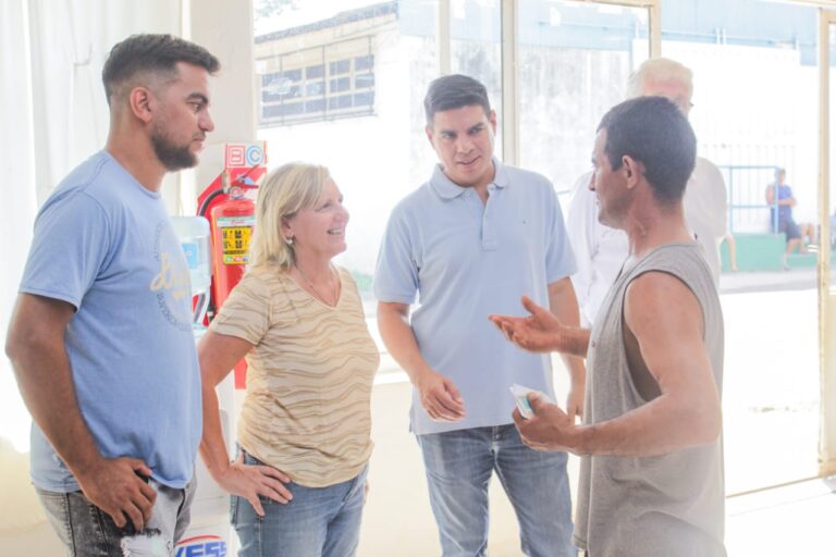 El ministro Meza visitó el programa Interzafra en Apóstoles para fortalecer el apoyo a familias yerbateras imagen-40