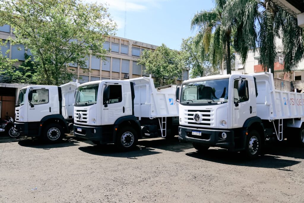 Con fondos propios, el Gobierno Provincial entregó nuevos camiones a tres municipios de Misiones  imagen-10