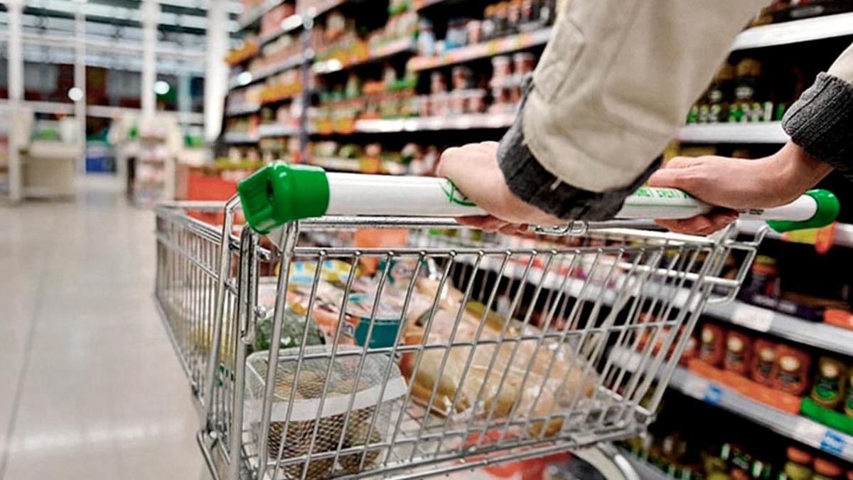 Se profundizó en febrero la caída del consumo en supermercados y autoservicios imagen-17