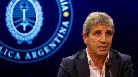 Hubo superávit financiero y primario y Milei destacó el trabajo de Caputo imagen-1