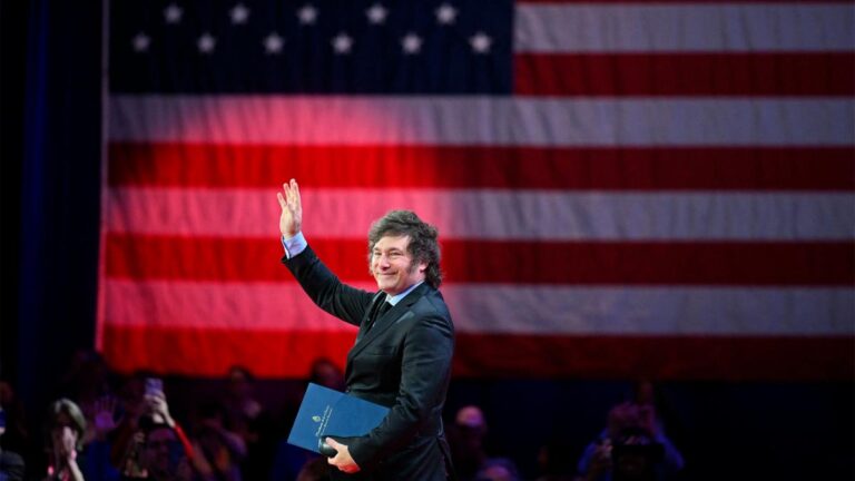 Milei: "No nos vamos a rendir en hacer Argentina grande de nuevo" imagen-4